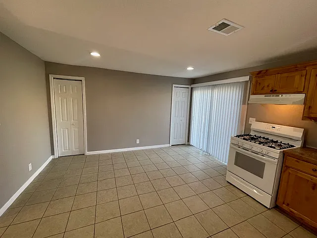 5030 Woodend Ave — Photo 8