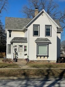 132 McHenry Ave, Crystal Lake, IL, 60014