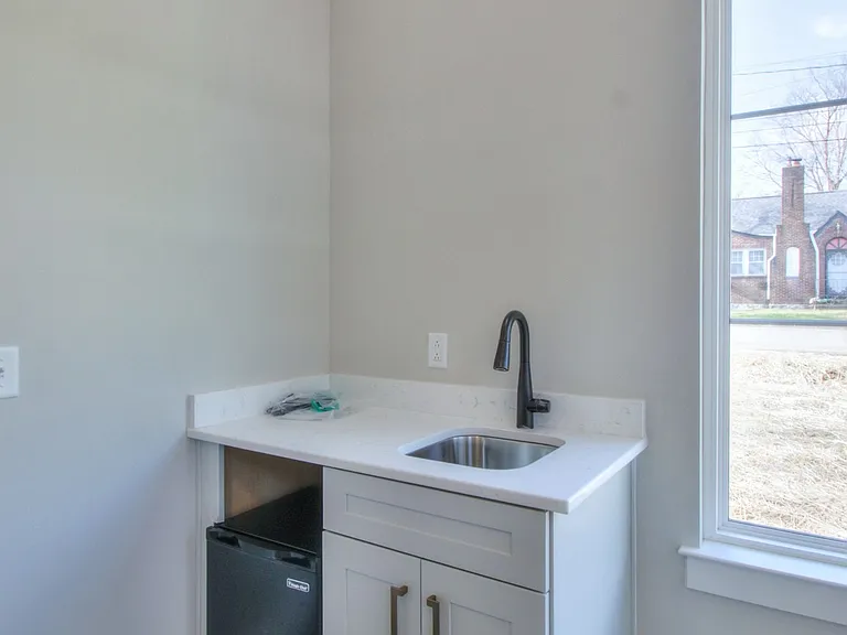 2810 Gear St — Photo 13