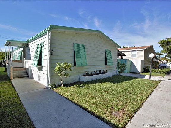 2nd image of 600 NW 214th Ave