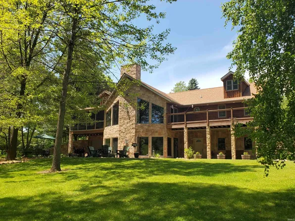 811 S Blaine St, North Webster, IN 46555