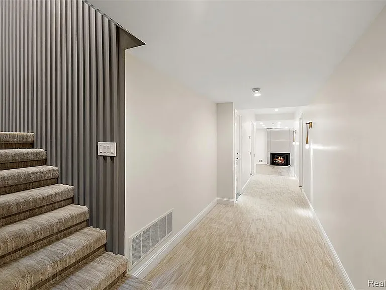 1756 Alexander Dr — Photo 20