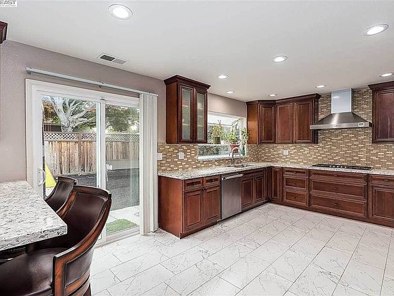 2nd image of 3248 Sutton Ct
