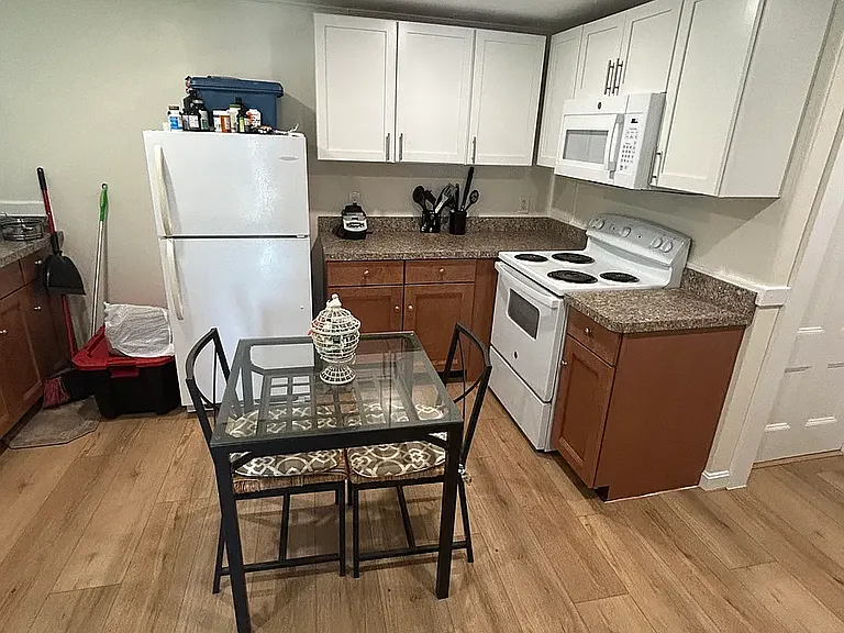 401 Adams St #2 — Photo 6
