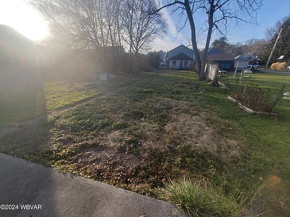 3rd image of 213 N Lincoln Ave