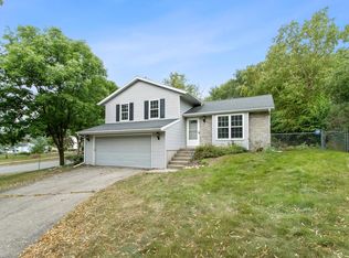 2 Kiowa Ct, Madison, WI 53713