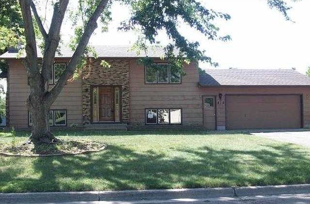 1st image of 815 5th Ave S