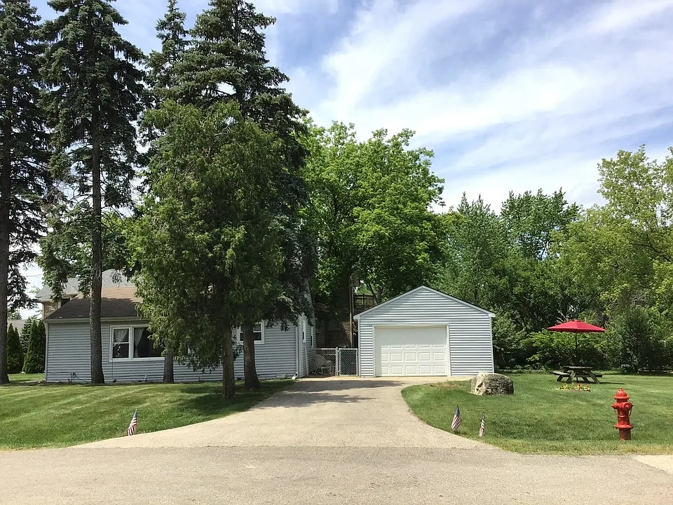 416 Grand Ave