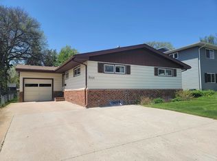 905 18th St NW, Minot, ND 58703