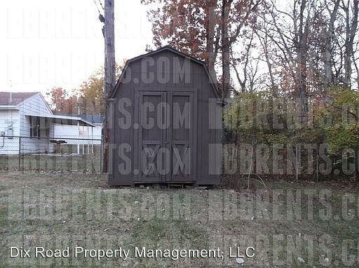3rd image of 295 Rockford Dr