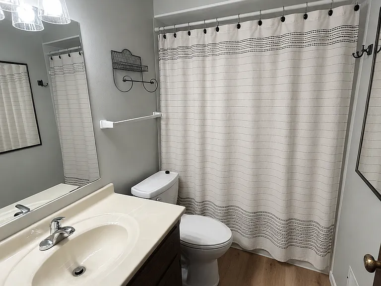 2711 Albany Ct — Photo 11
