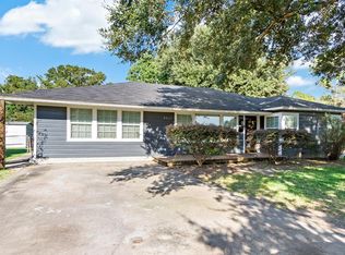 4422 Bellaire Ave, Groves, TX 77619