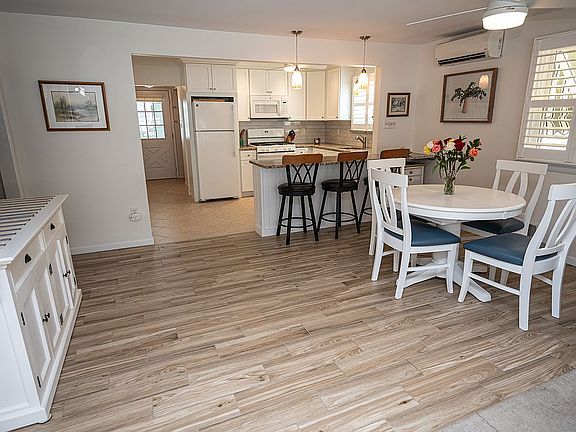 3rd image of 5531 West Ave #1