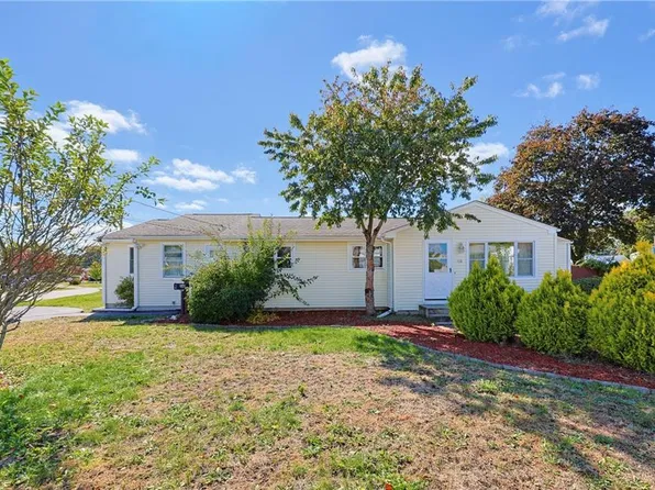 168 Vineyard Rd, Warwick, RI 02889