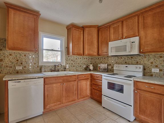 Kitchen with appliances