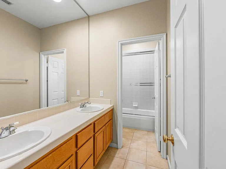 3578 Lang Ranch Pkwy — Photo 12