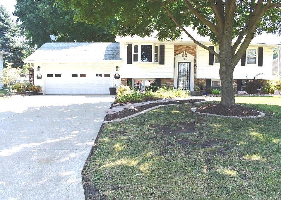1st image of 906 N Illini Ave