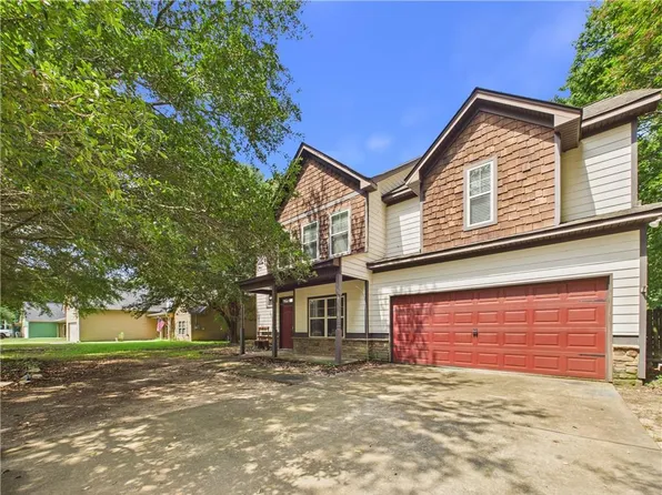 232 Owens Rd, Fort Mitchell, AL 36856