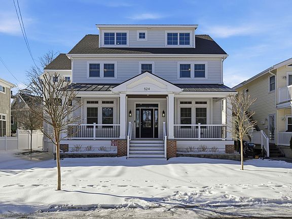 2nd image of 524 W Surf Rd