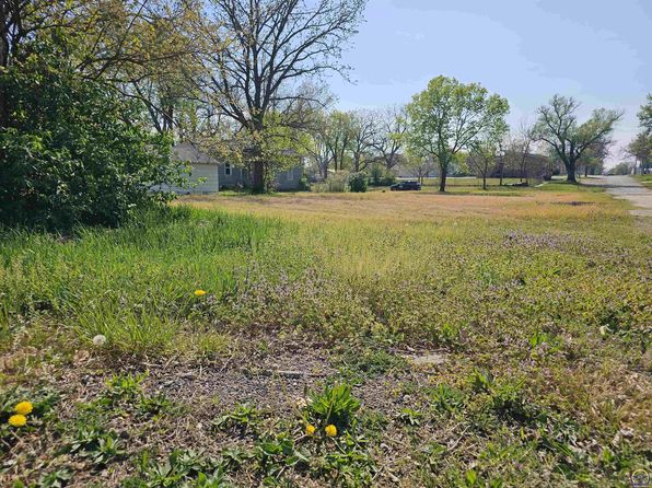 520 N School St, Eureka, KS 67045