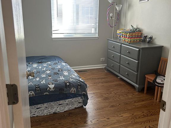 4th image of 1021 Cove Dr #134D