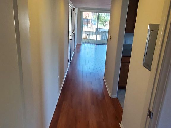 5th image of 1952 Selby Ave #202