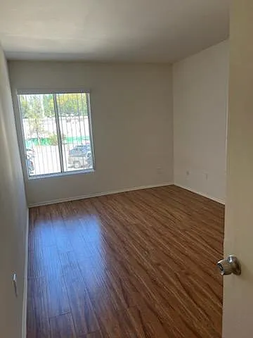 Collins Apartments — Photo 6