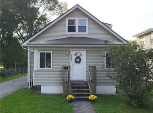 322 Crestwood Blvd, Rochester, NY 14624