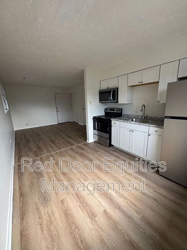 2 bed, 1.0 bath, $1,150 — Photo 1