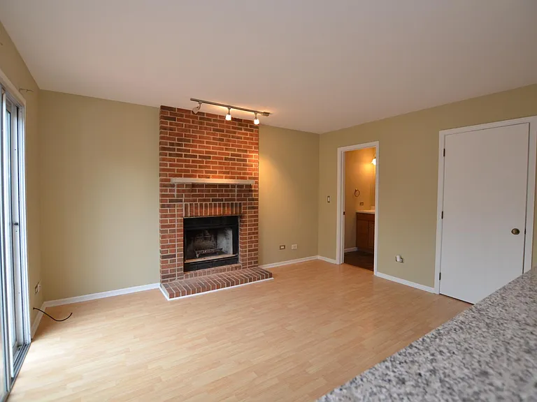 387 Amy Ct — Photo 12