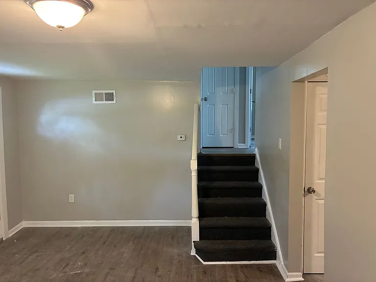 9713 S Oglesby Ave — Photo 14