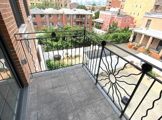 2642 28th St #3R, Astoria, NY 11102