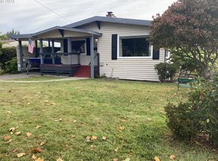 245 S 18th St, Reedsport, OR 97467