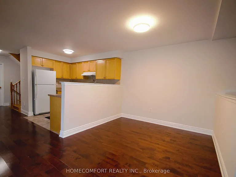 28 Deerwood Cres — Photo 12