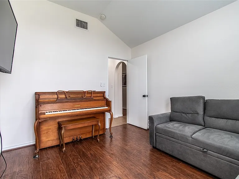 3810 Los Arroyos Dr — Photo 18
