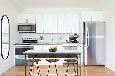 Rented by L Rose Realty (Brokerage)