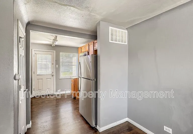 8316 E 16th Ave — Photo 5