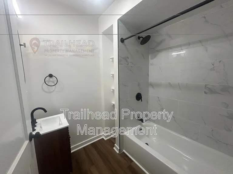 316 E Gregory Blvd #1W — Photo 5