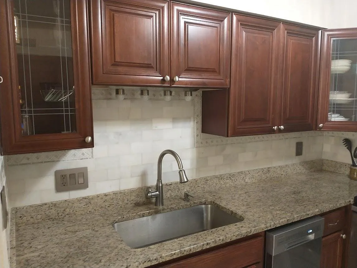 2 bed, 930 sqft, $1,350 — Photo 1