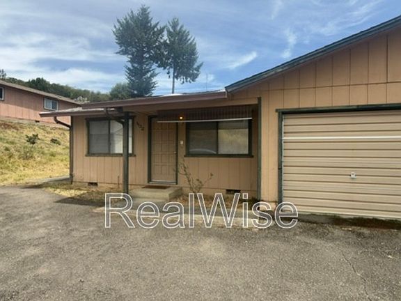 2nd image of 1132 NE Barager Ave