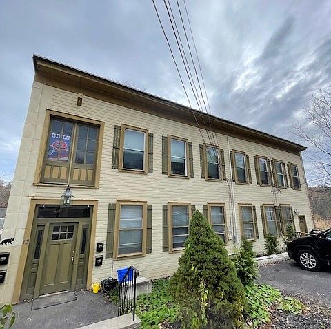 1st image of 13 Elm St #4