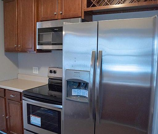 5th image of 2670 E Park St