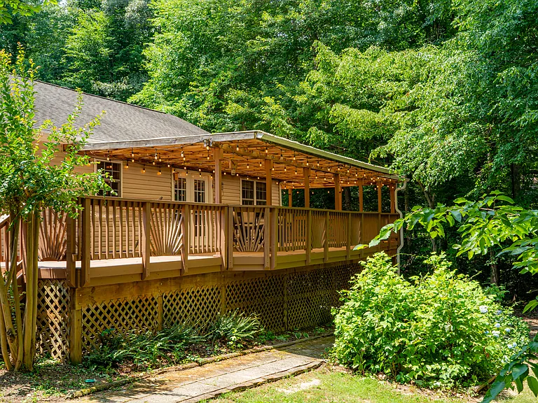 8401 Kennedy Dr — Photo 96
