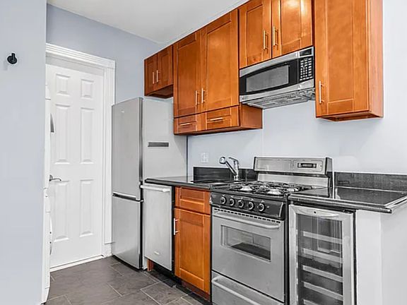 5th image of 115 Avenue A APT 1A