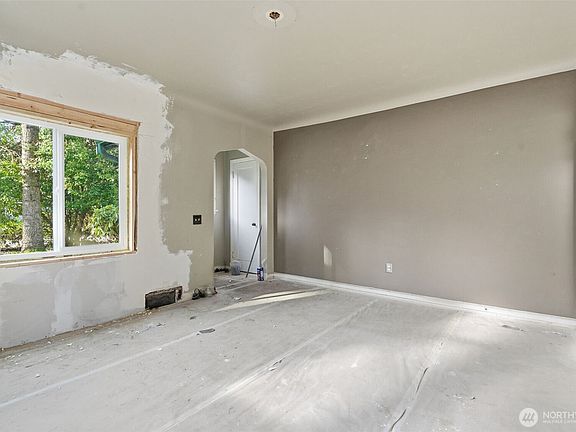 5th image of 3109 Harris Road SE