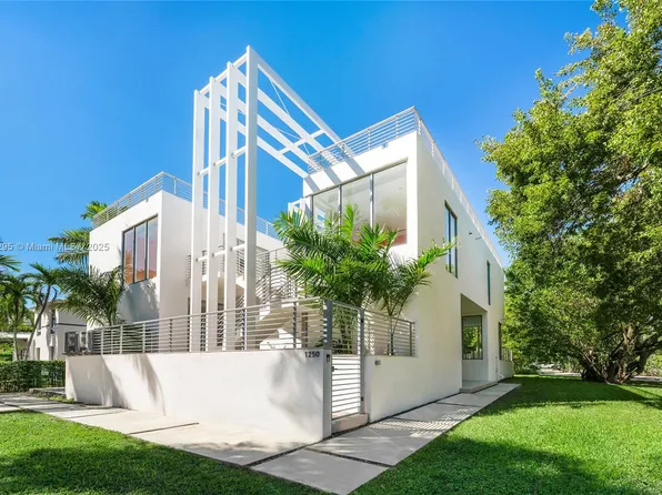 1250 N Venetian Way, Miami Beach, FL 33139