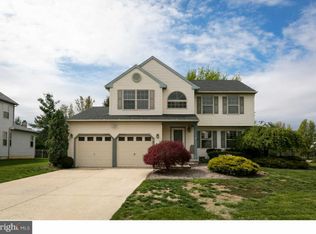 11 Amberfield Dr, Delran, NJ 08075
