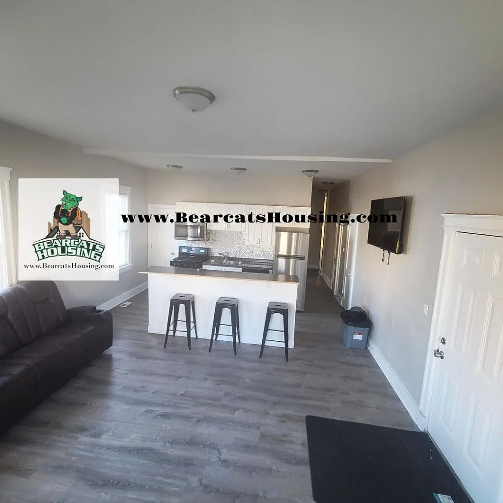 27 Leroy — Photo 1