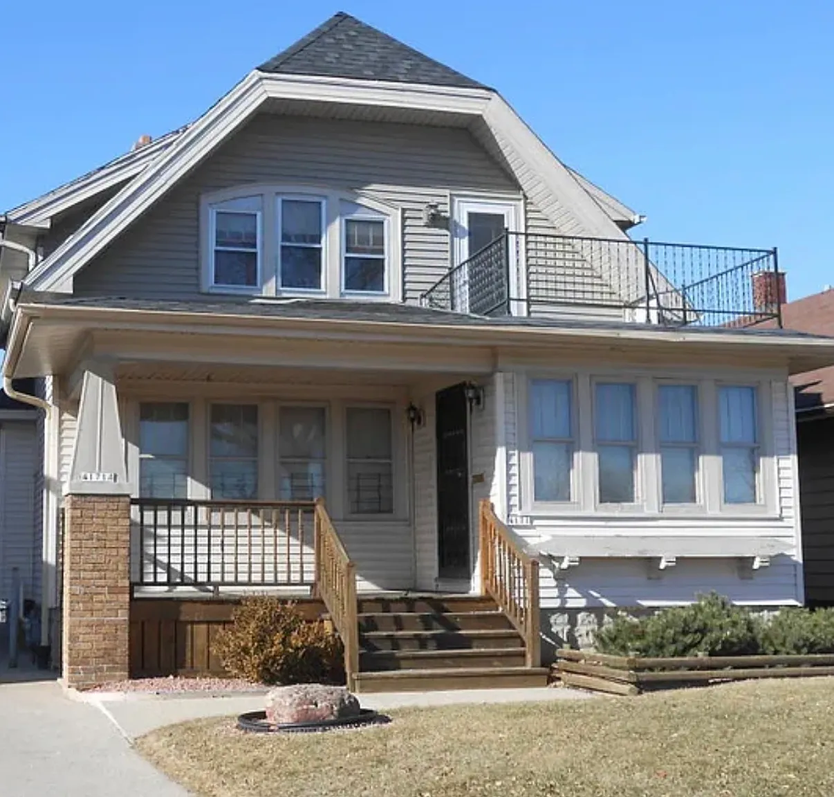 2 bed, 2374 sqft, $900 — Photo 1