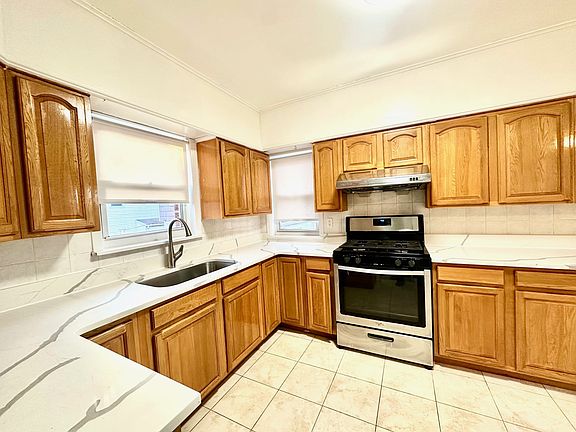 5th image of 8641 26th Ave #2A